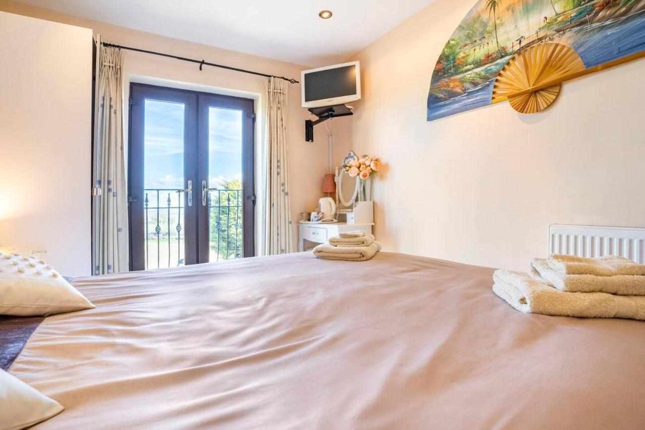 Willow Ridge - A Large Country House With 3 Rental Rooms Clutton المظهر الخارجي الصورة